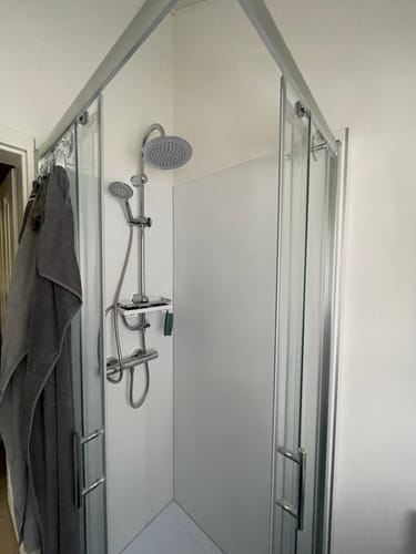 Customer photo review of SONNI Duschkabine Eckeinstieg Schiebetür ohne Duschtasse Ablaufgarnitur 70-120cm Höhe 185cm/195cm
