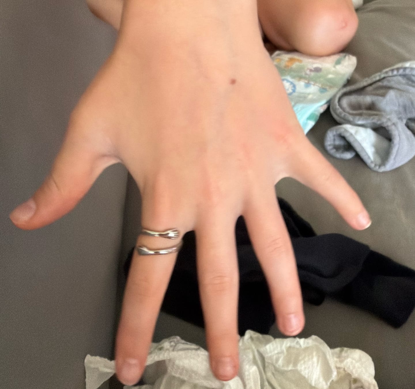 Customer photo review of Engraved Hug Hands Ring for Women – Fashionable European & American Style
