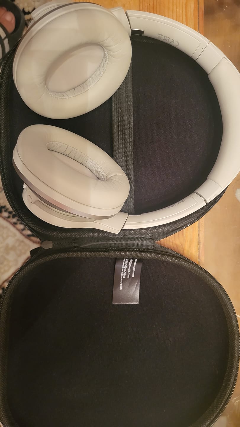Customer photo review of Oneodio A Series - Bluetooth 5.0 Active Noise Cancelling Wireless Headphones - Built-in Microphone, Type C Charging & Carry Case - Extended 2 Year Warranty Included