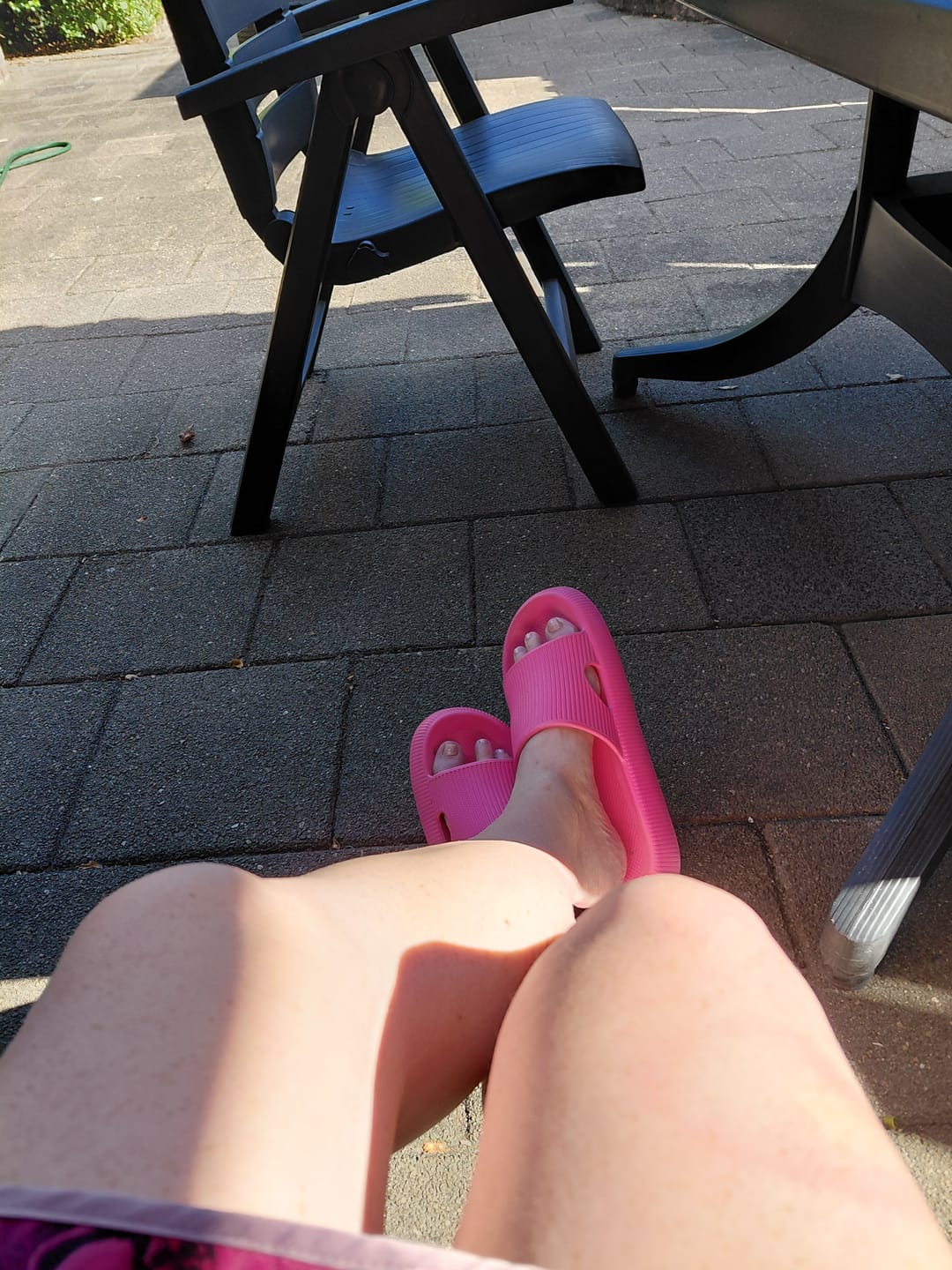 Customer photo review of HappyFlops Original Drop 002