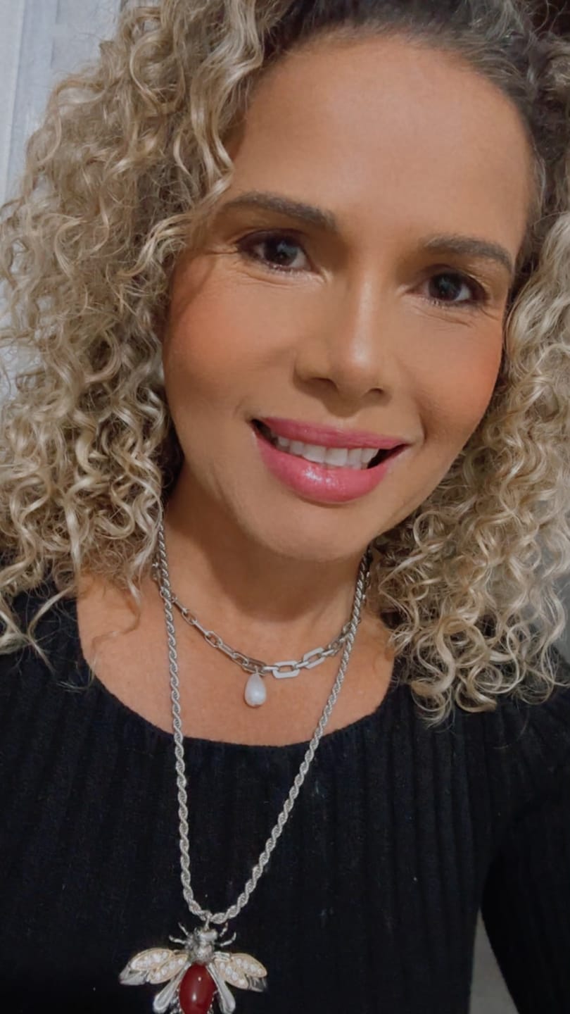 Customer photo review of Bastão Multifuncional com Cor Miracle Stick FPS 95