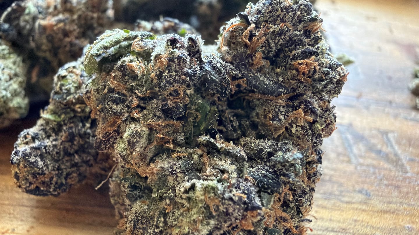 Customer photo review of Purple Trainwreck - Indoor - 28 Grams - Sativa