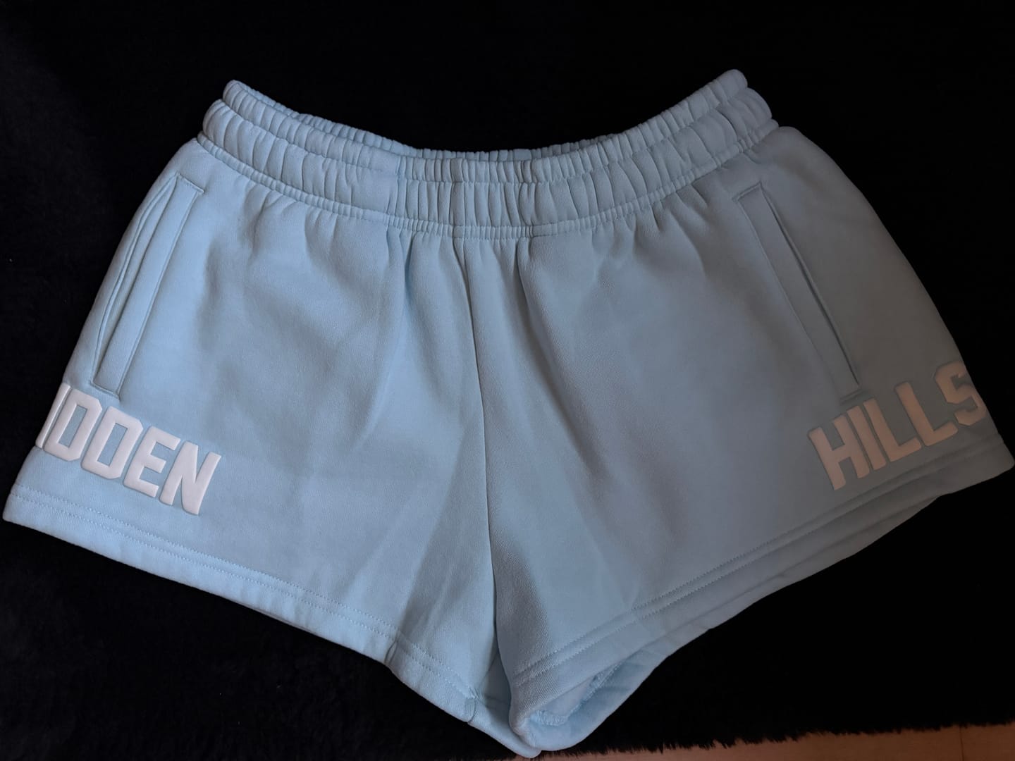 Customer photo review of GATED COMMUNITY SHORTS LIGHT BLUE