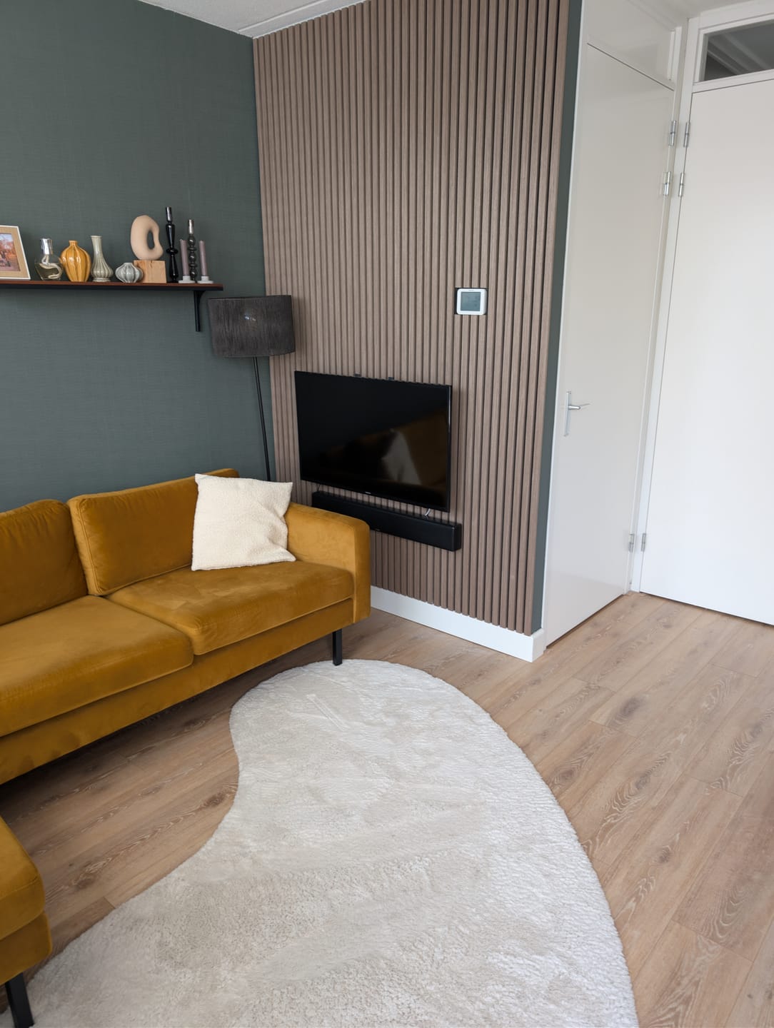 Customer photo review of Akoestische panelen  270 x 60 x 2.2 cm - Eiken Walnoot