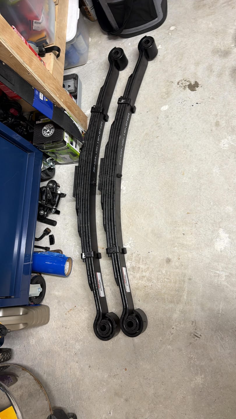 Customer photo review of 1970 - 2010 Navistar International International Navistar Rear Single Axle, MD & HD Rear Leaf Spring 55-041
