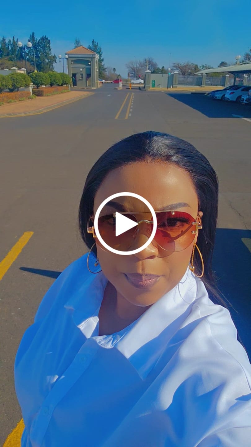 Customer video review of Gold Era Drop Hoops