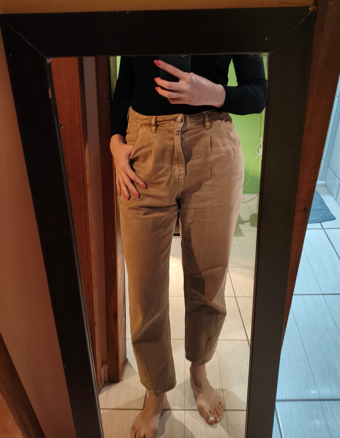 Customer photo review of Calça Jeans Slouchy Cacau Marrom Claro