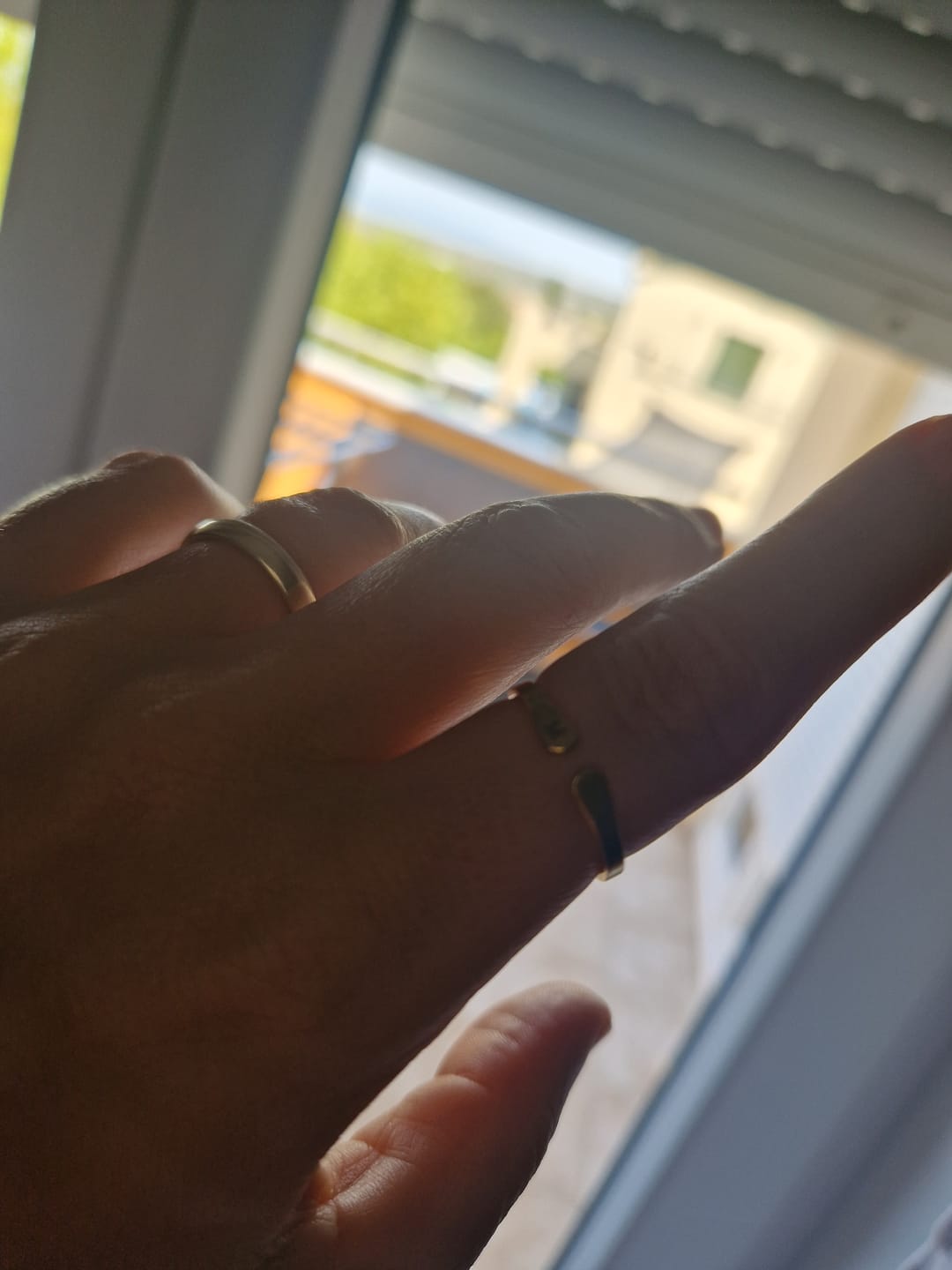 Customer photo review of Whisper verstellbarer Initialring