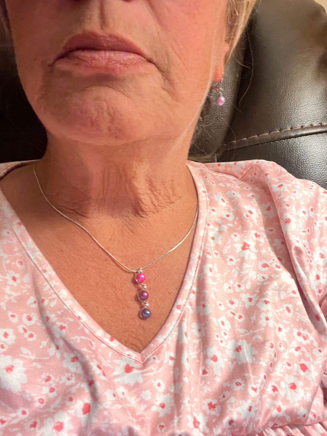Customer photo review of DIY Mount Pendant - 925 Sterling Silver 3 Rhinestone 3 Pearl Mount