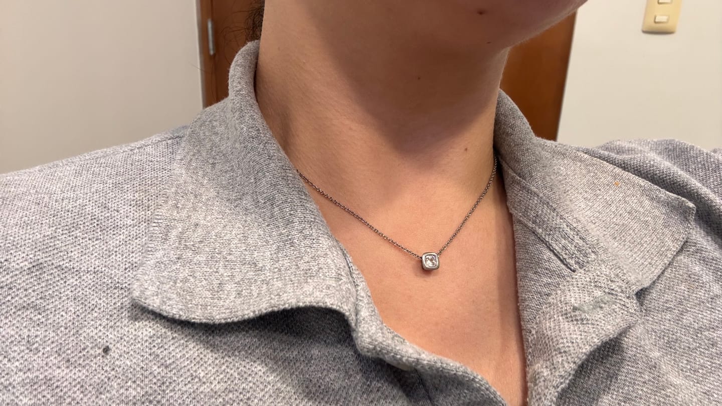 Customer photo review of Collar Birthstone Cuadrado Plateado
