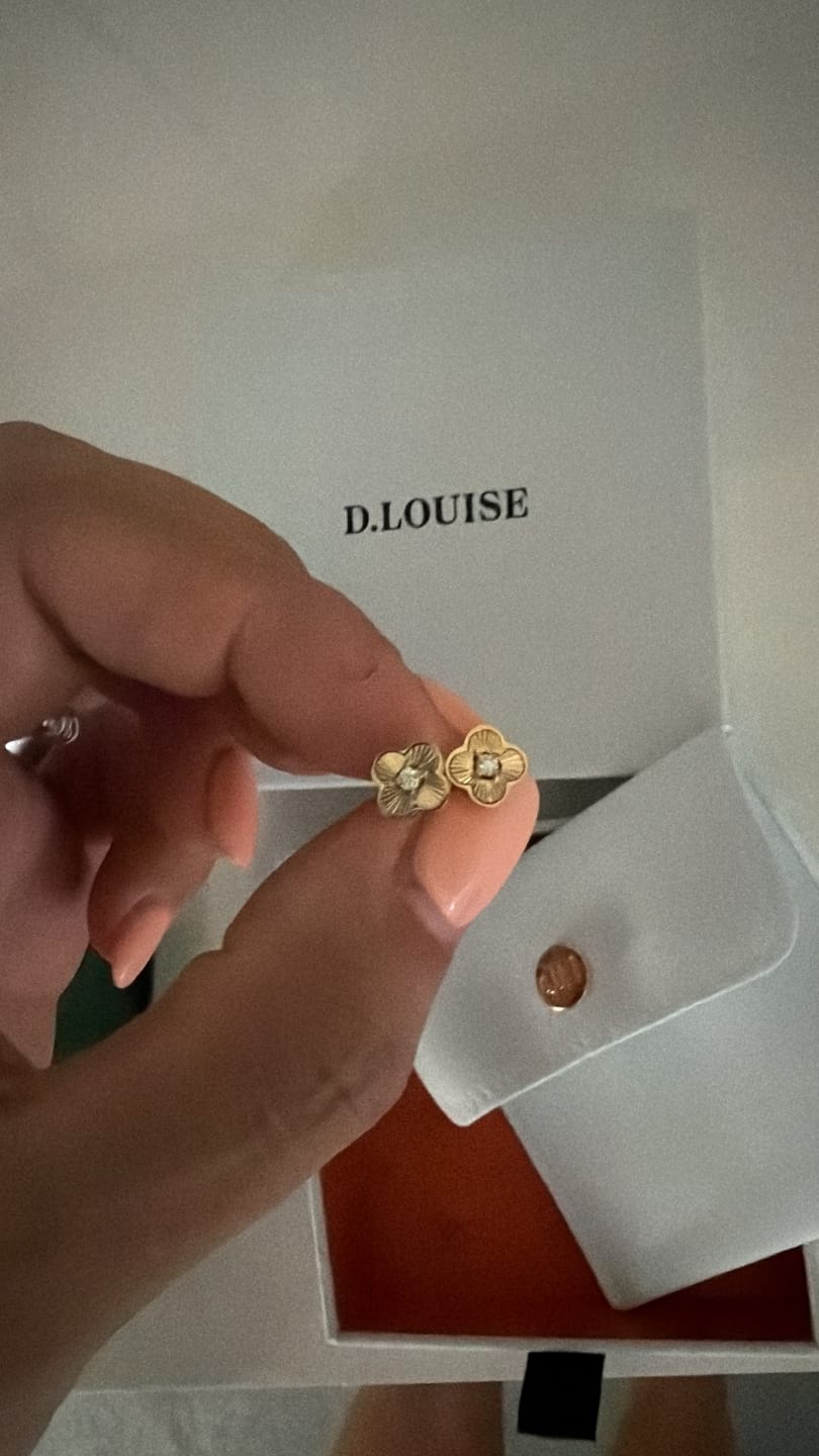 Customer photo review of Pleated Clover Studs