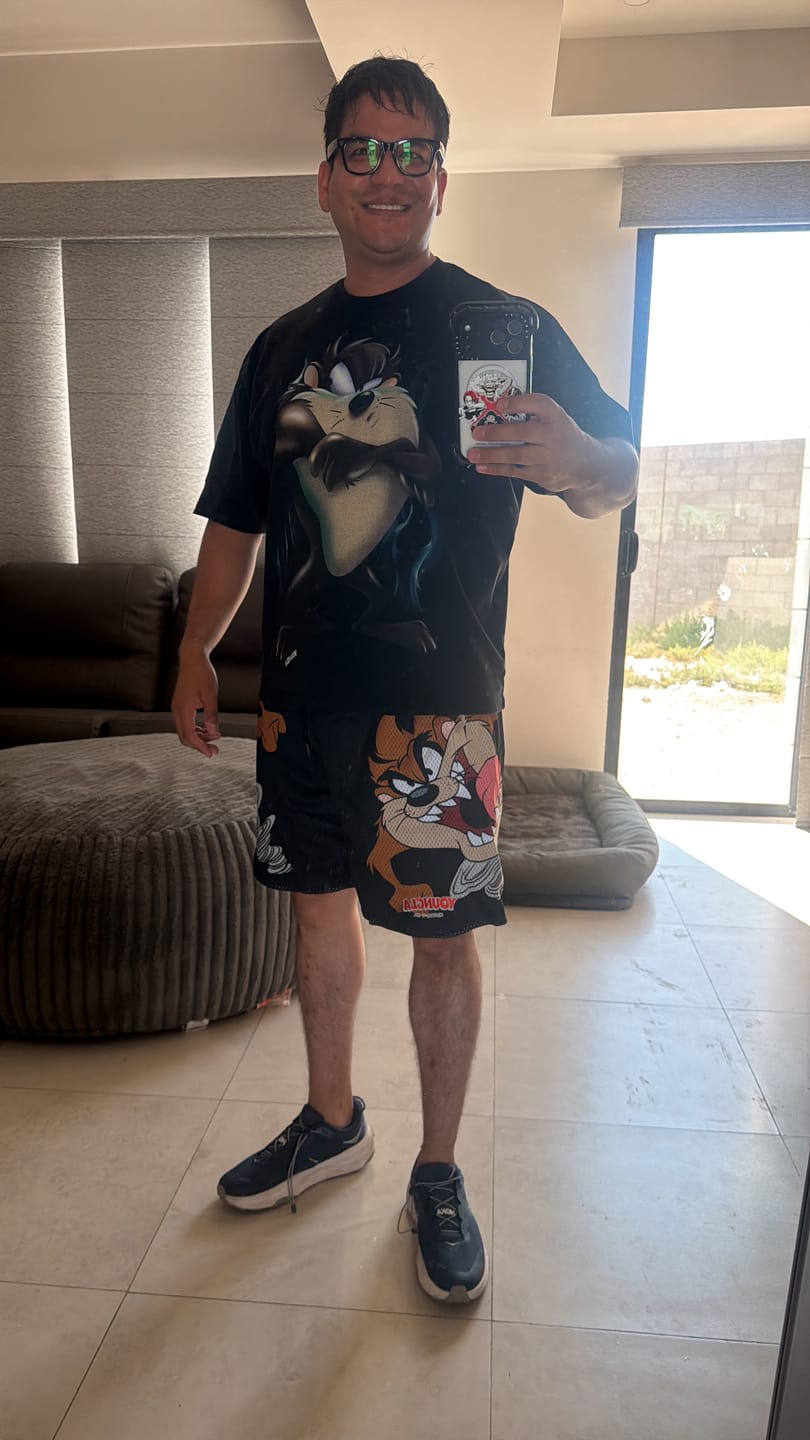 Customer photo review of 4301 - Looney Tunes Character Tees