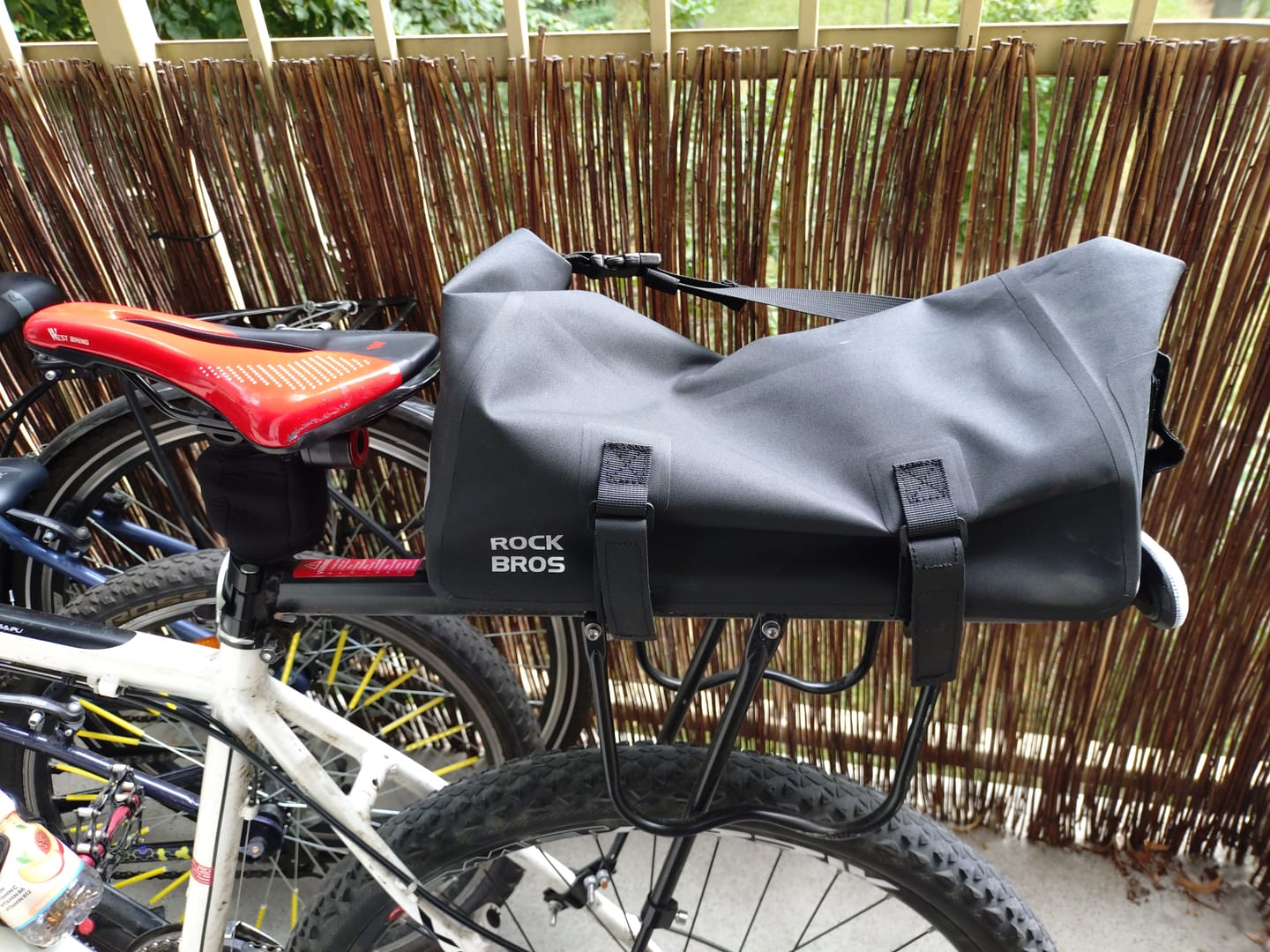 Customer photo review of RideMate 100% Wodoodporny Torba Rowerowa na Bagażnik Tylny 16L-AS-155