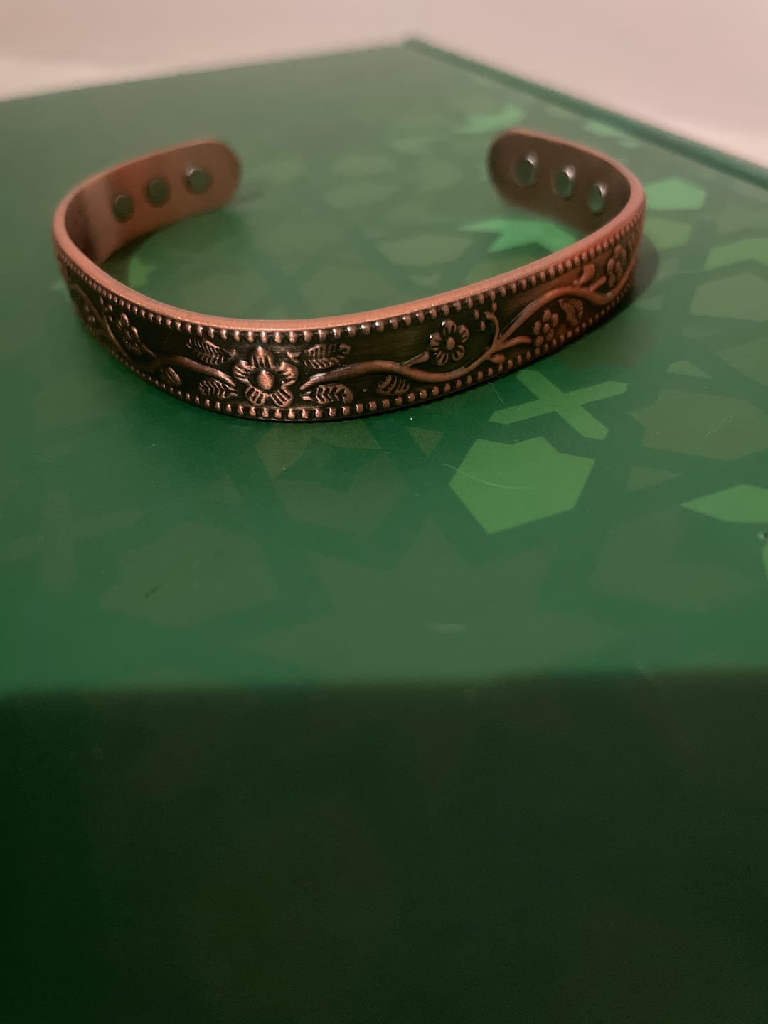 Customer photo review of Pure Copper Magnetic Therapy Bracelet – 9mm Flower Design