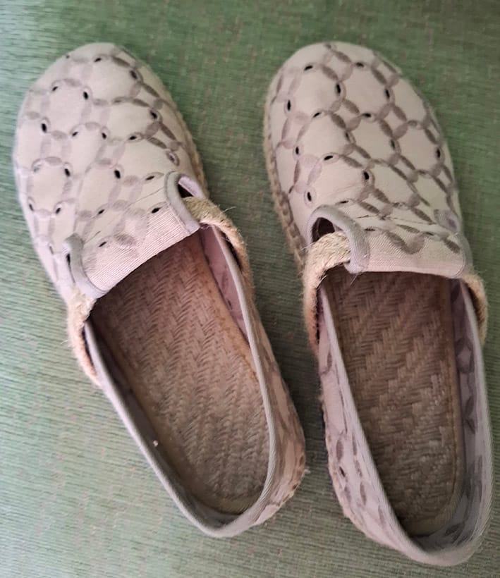 Customer photo review of Women Summer Casual Hollow Out Flat Cotton Shoes