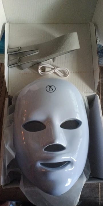 Customer photo review of Máscara facial LED