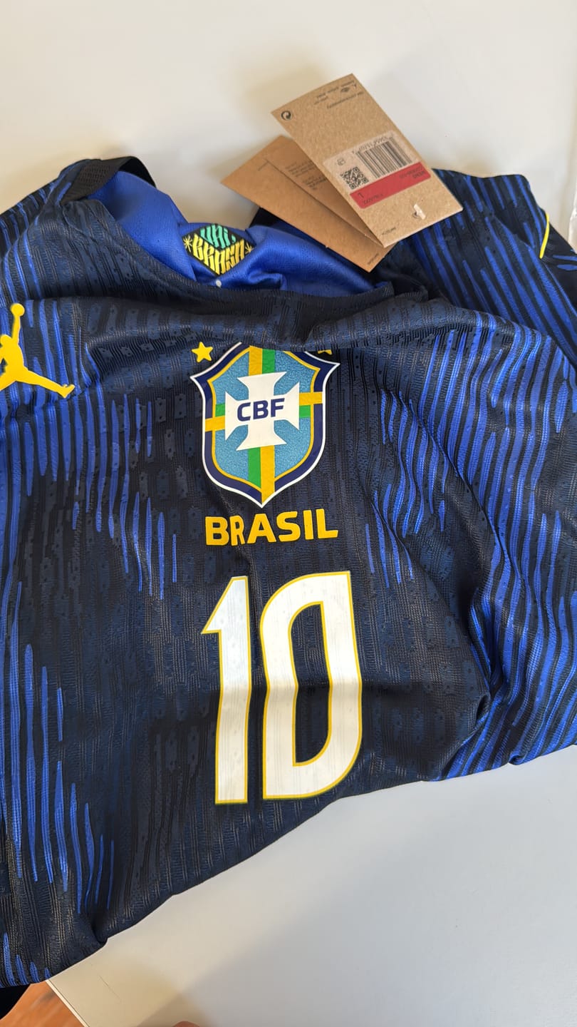 Customer photo review of Camisola Seleção Brasil II 26/27 - Versão Jogador