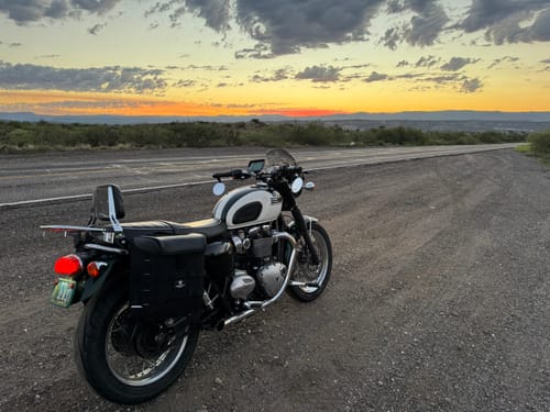Customer photo review of 30L - Incognito Quick-Mount Medium Triumph Bonneville T120 Motorcycle Saddlebags