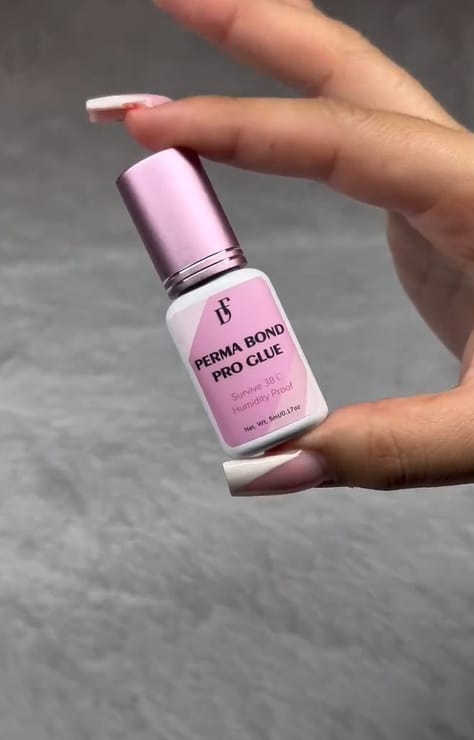 Customer photo review of Perma Bond Pro Lash Glue 0.3s | High Humidity Lash Adhesive