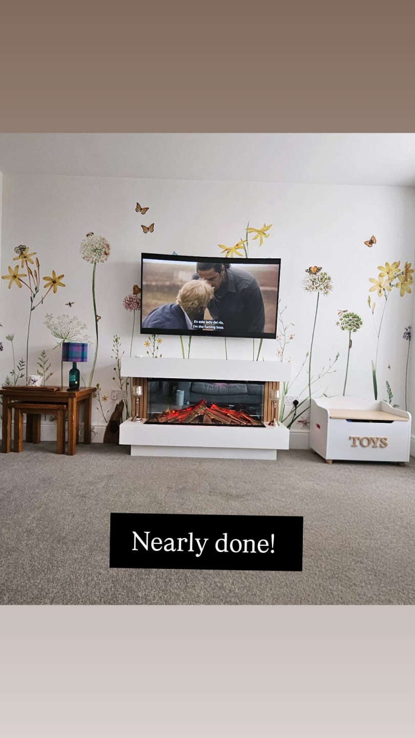 Customer photo review of Butterfly Garden - Watercolour Butterflies and Bees in Flowers Wallpaper Mural