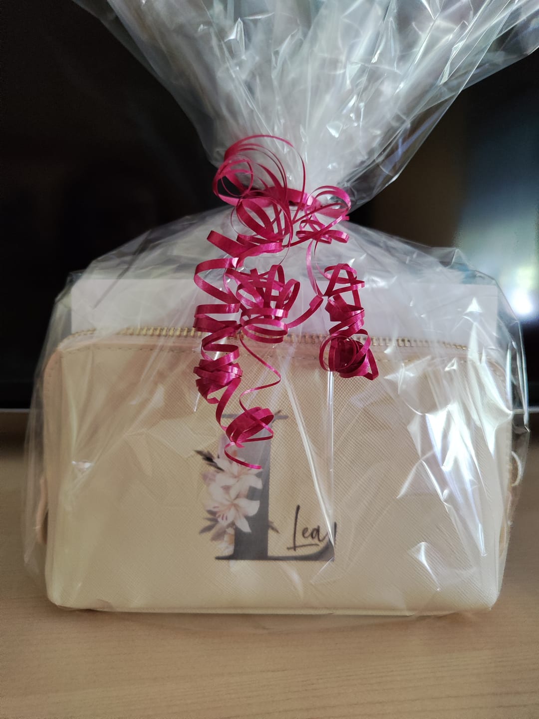 Customer photo review of Deine Initiale - Individuelle PU Kosmetiktasche