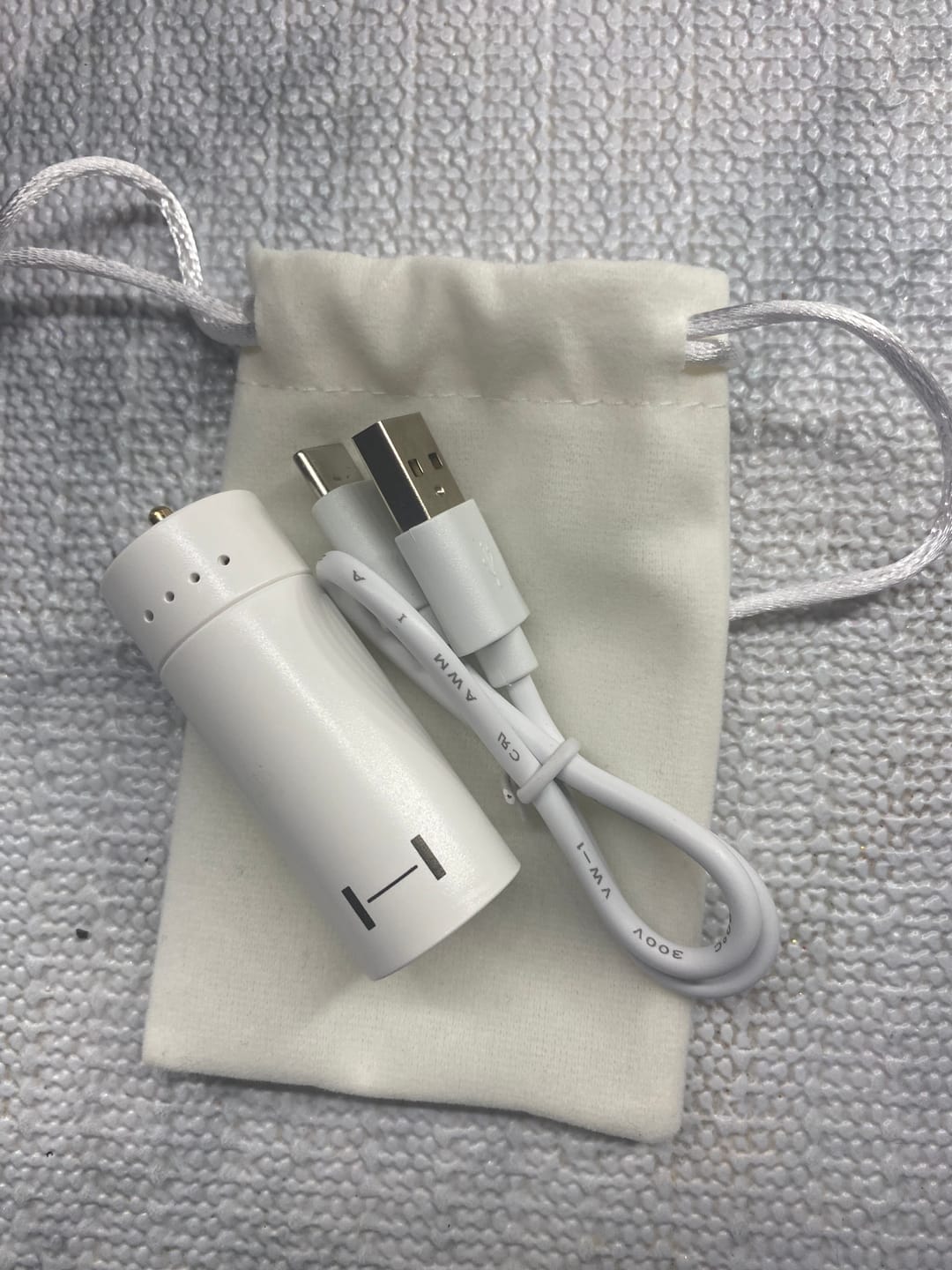 Customer photo review of HYBE OFFICIAL LIGHT STICK BATTERY