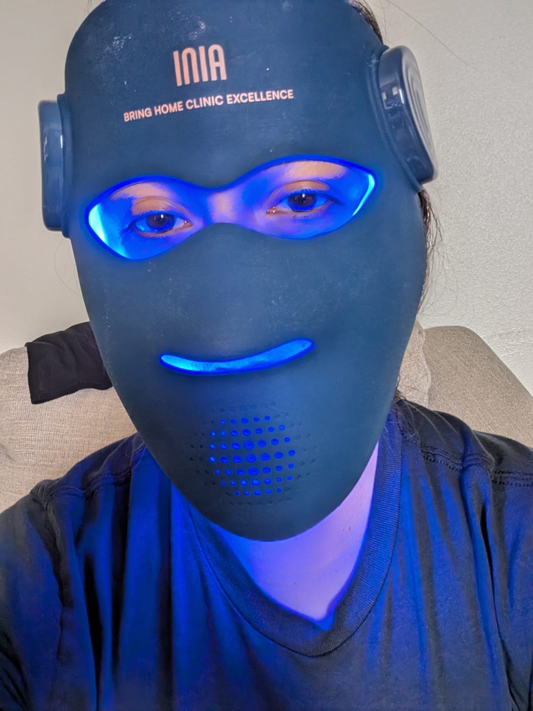 Customer photo review of INIA GLOW 4D 940nm Dual NIR Wireless LED Mask