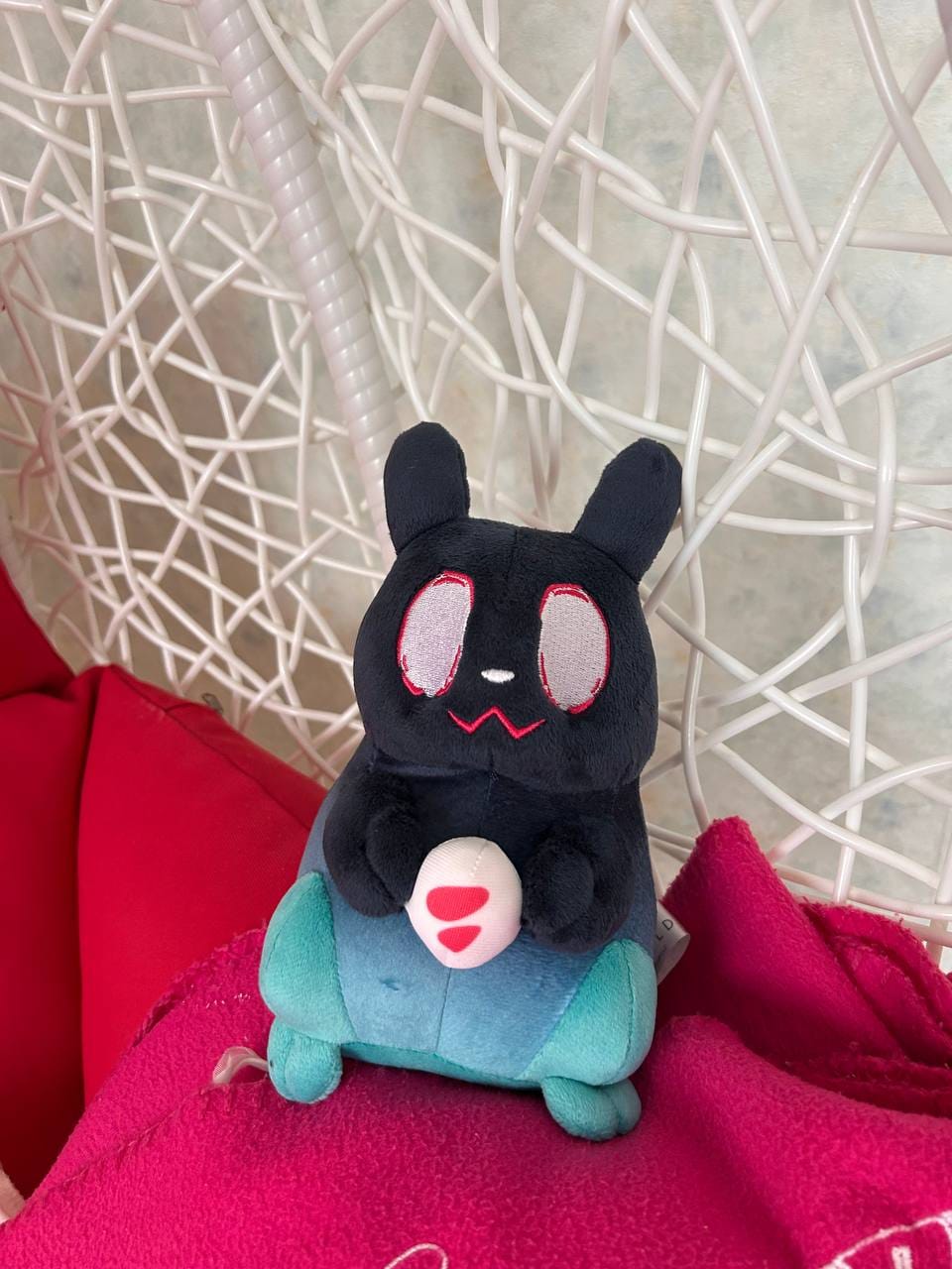 Customer photo review of Rain World - Inv Slugpup Plush