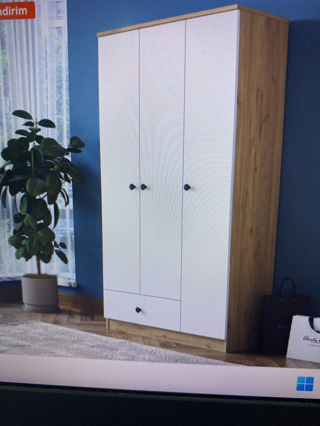 Customer photo review of Rani BA117 Gardırop Elbise Dolabı 3 Kapaklı 1 Çekmeceli 6 Raflı 1 Askılı Sepet Ceviz - Beyaz