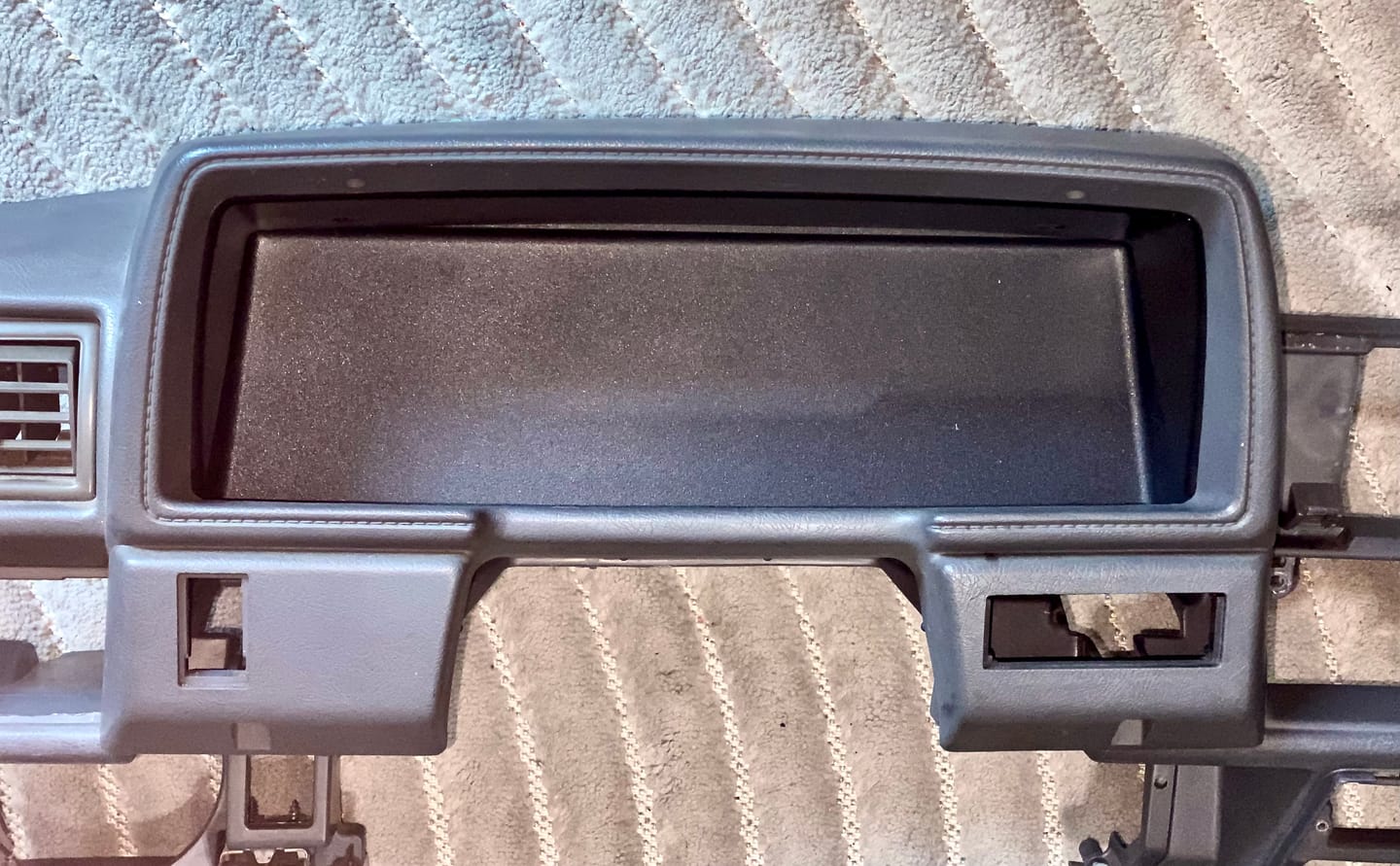 Customer photo review of Toyota Hilux / 4Runner 84-88 N50 N60 N70 Dash Mount