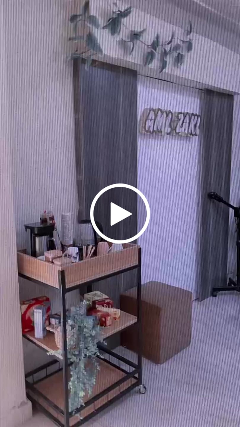Customer video review of كوفي كورنر خشب MDF وستيل مقاوم للصدأ - 60 × 50 × 95 سم