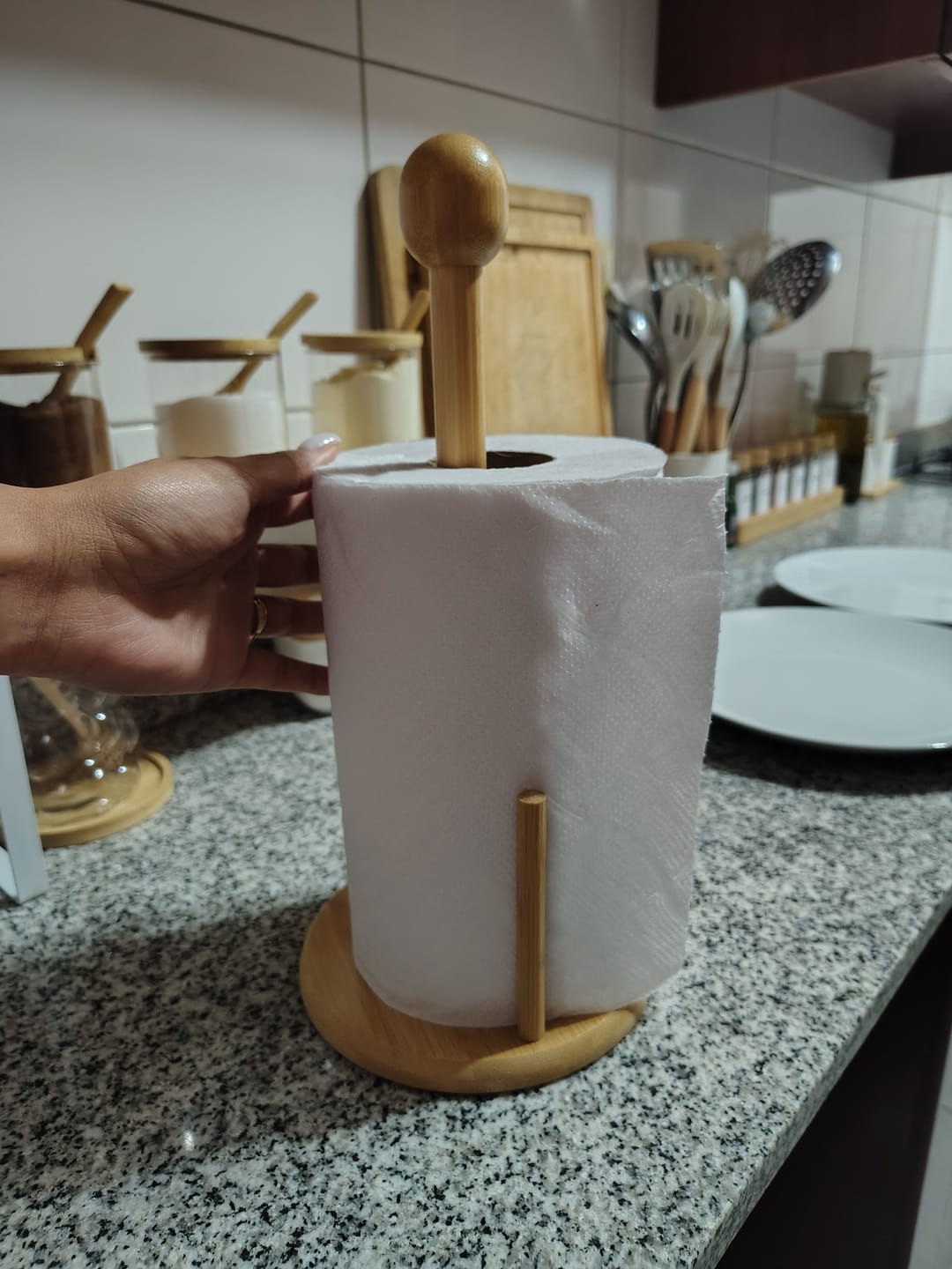 Customer photo review of Portarollos Nova De Madera Soporte Toallas De Papel De Pie