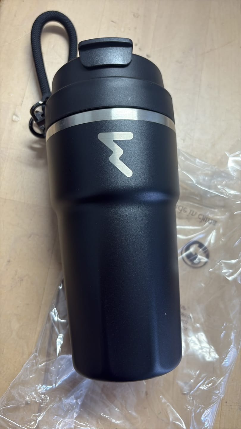 Customer photo review of Botella Térmica de Aluminio Summit 500ml Negro