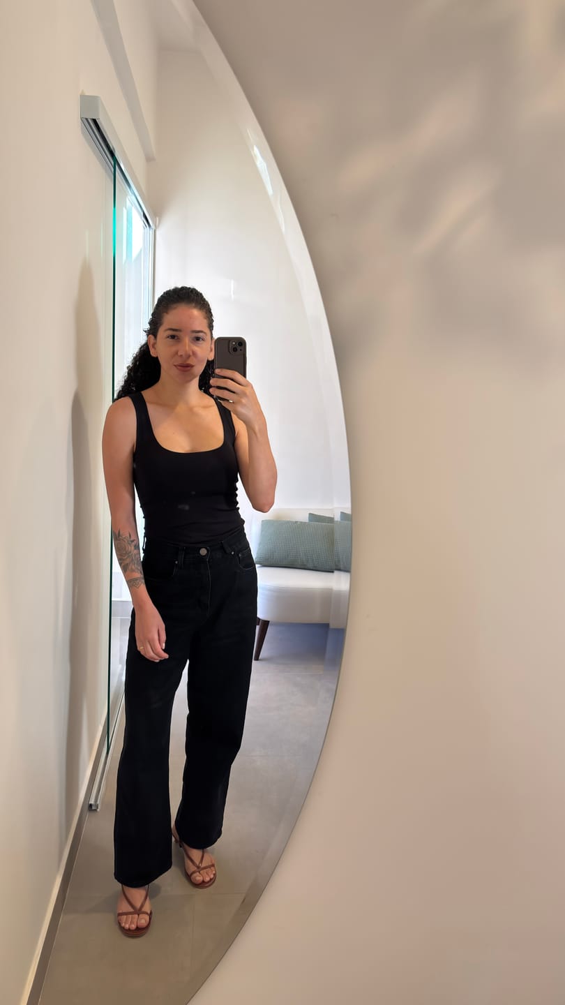 Customer photo review of Calça Jeans Reta Araçá Preta