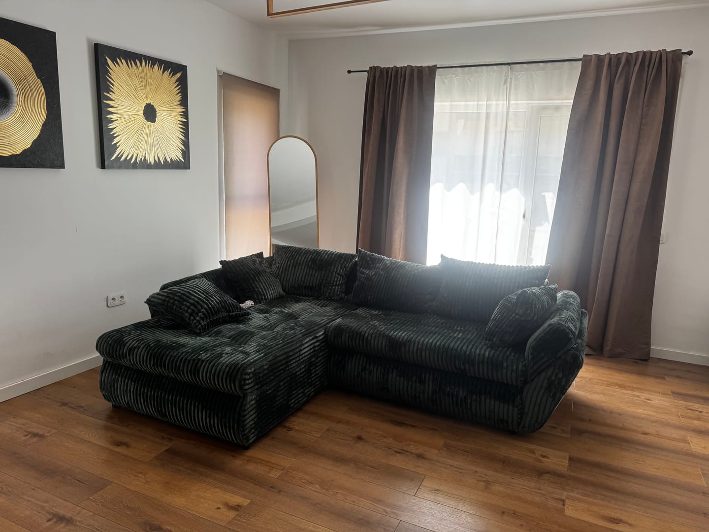 Customer photo review of Colțar extensibil dumonde cu ladă de depozitare Loana Tilia Verde 270x185 cm