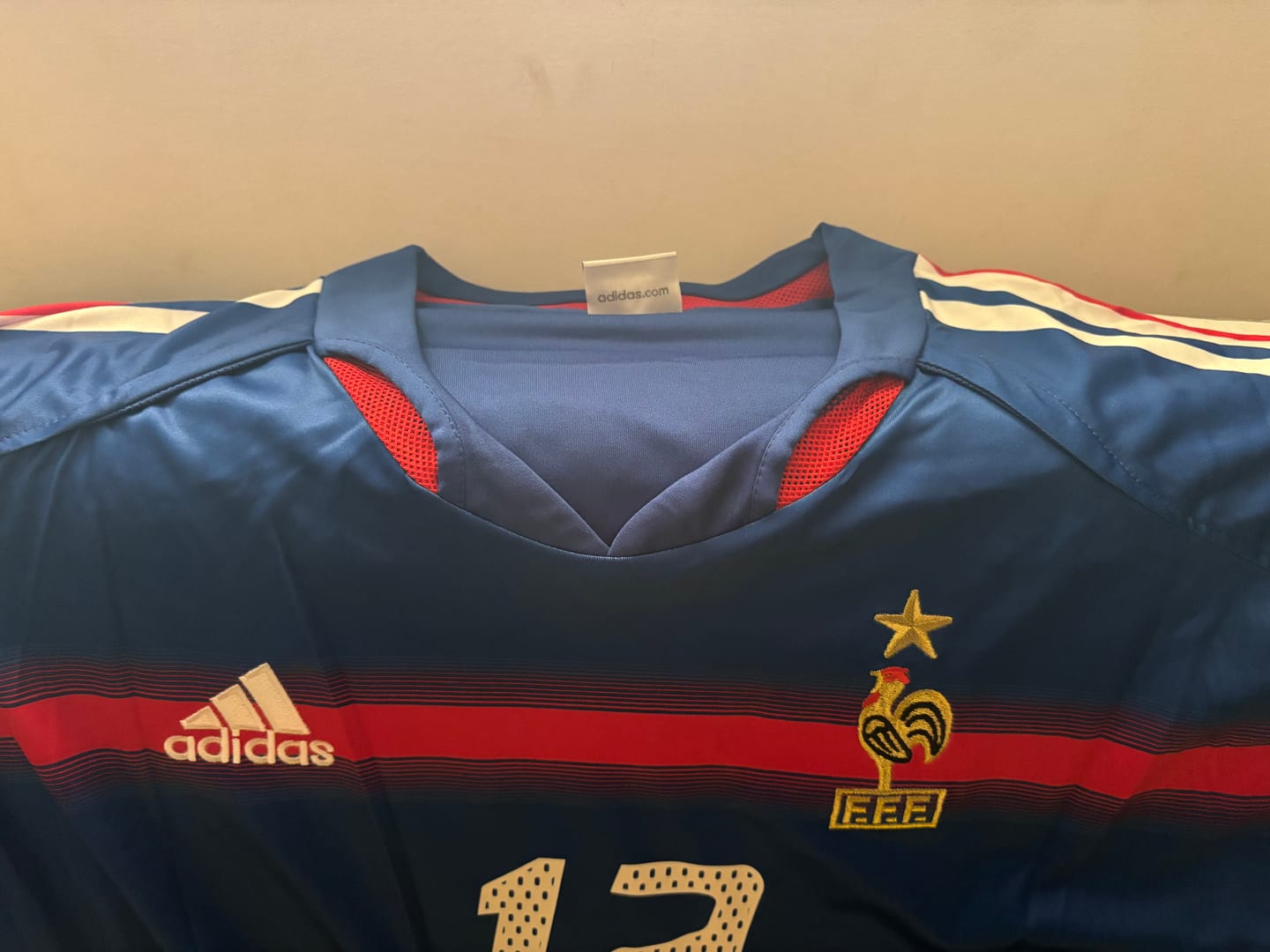 Customer photo review of Camiseta Francia Retro Home 2004