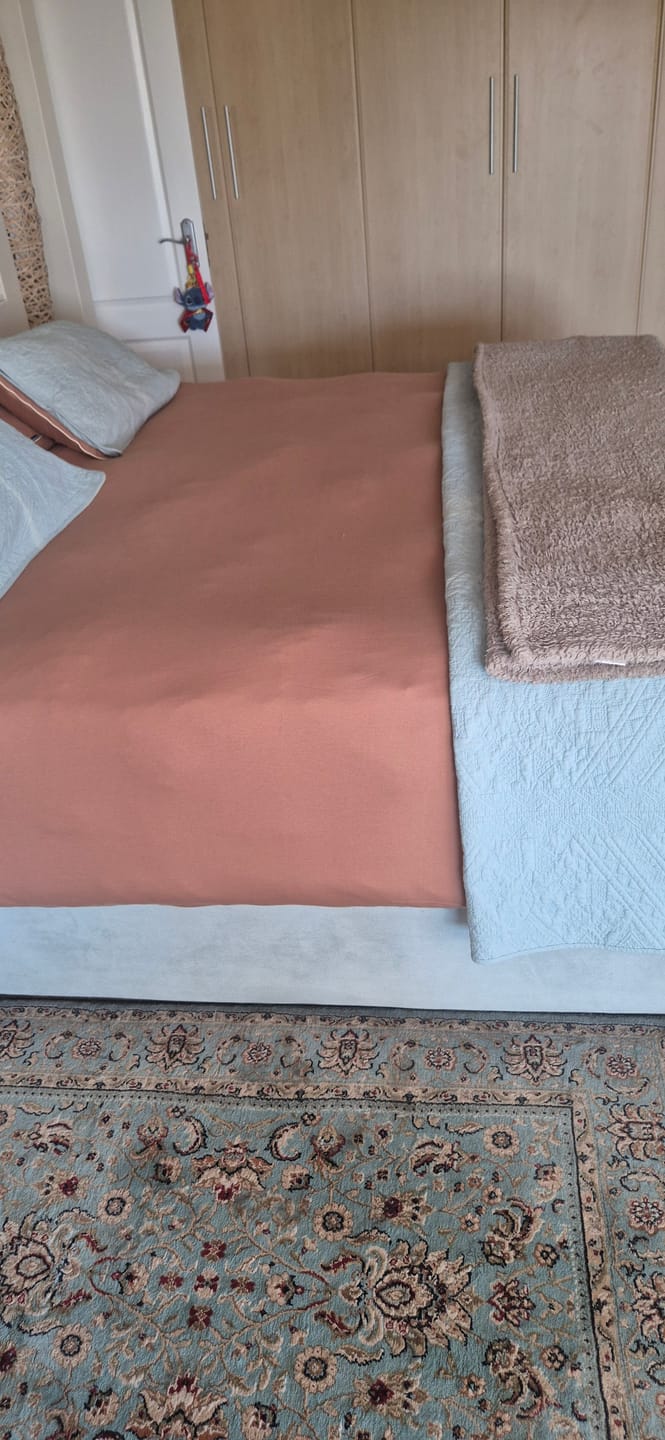 Customer photo review of Piped Pillowcase Set