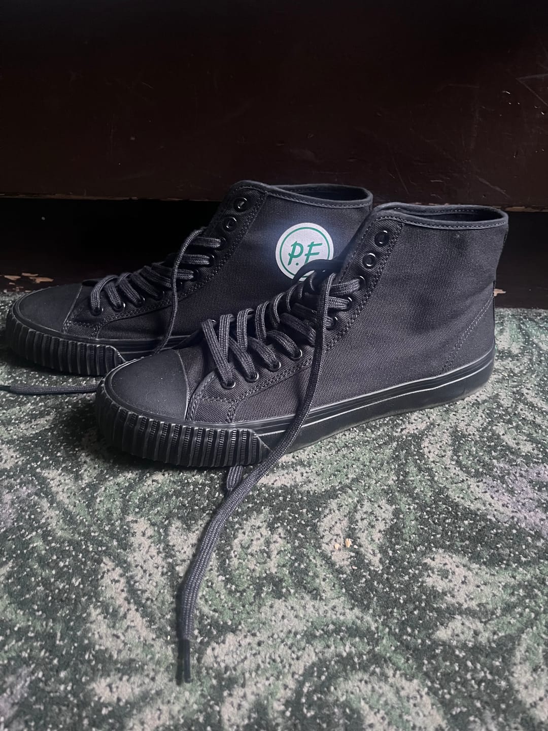 Customer photo review of 1993 Center High-Top Black