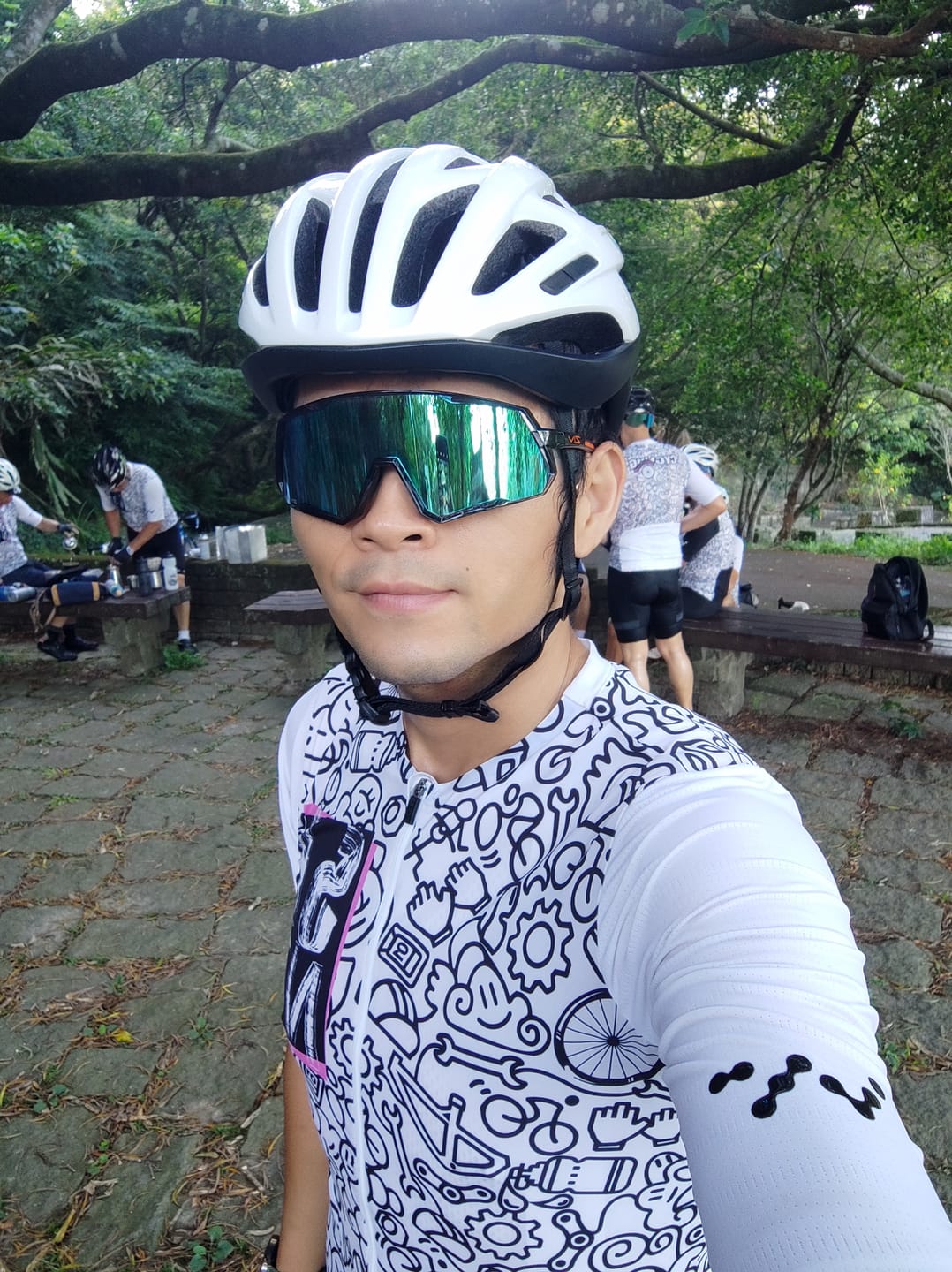 Customer photo review of ATK | HexCore™ 3D 男吊帶單車褲 -淺灰