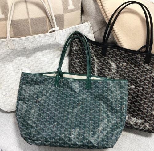 Customer photo review of Vivara Signature Carryall