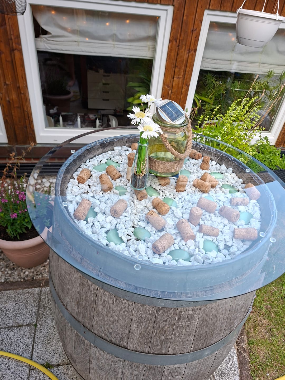 Customer photo review of Glasplatte Tisch Sicherheitsglas für Esstisch, Gartentisch, Weinfass - Rund