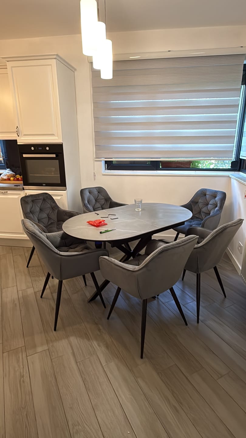 Customer photo review of Masa extensibila GASTON, gri mat cu efect de marmura, ceramica/metal, 140/180x80x76 cm