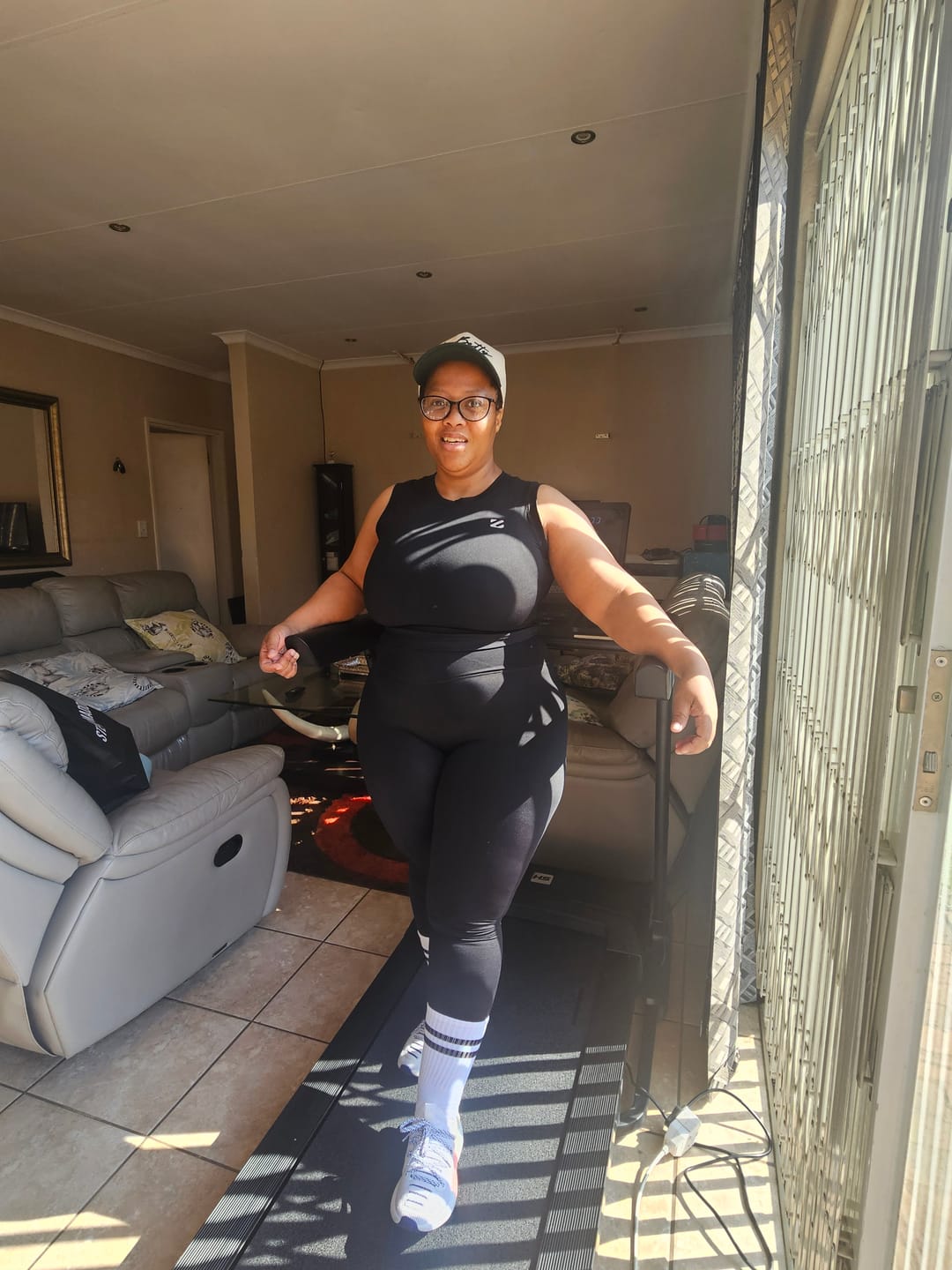 Customer photo review of Pink U-Shape Sports Bra & High-Waist Pocket Leggings Set
