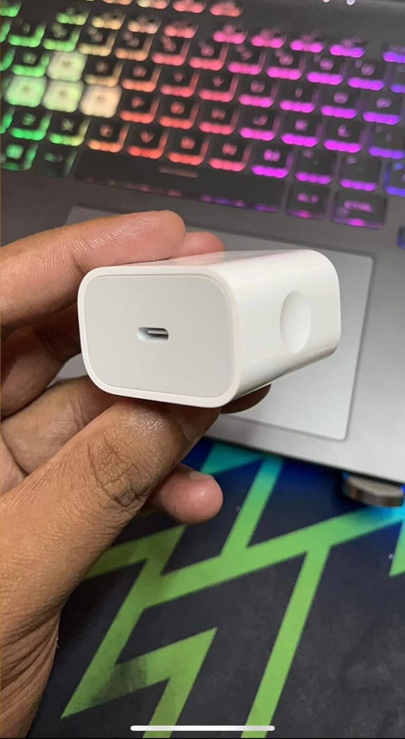 Customer photo review of 20W USB-C Power Adapter | iPhone 12–17 | 1 Year Warranty
