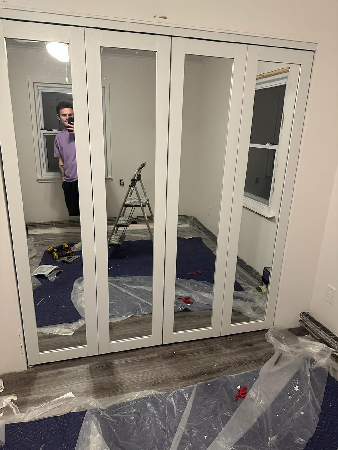 Customer photo review of TENONER White MDF 1-Lite Mirrored Bi-Fold Interior Door for Closet, Bedroom, Laundry Room - Perfect for Dressing Design