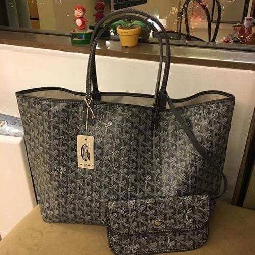Customer photo review of Vivara Signature Carryall