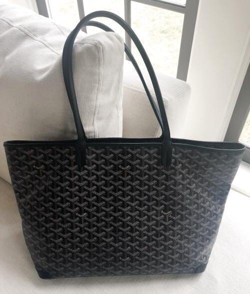 Customer photo review of Vivara Signature Carryall