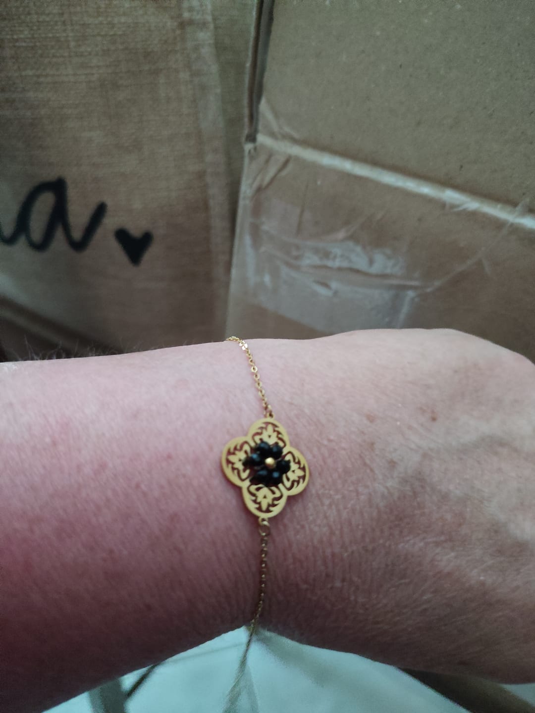 Customer photo review of Bracelet raffiné "Trèfle de Cristal" en acier inoxydable Réf 7