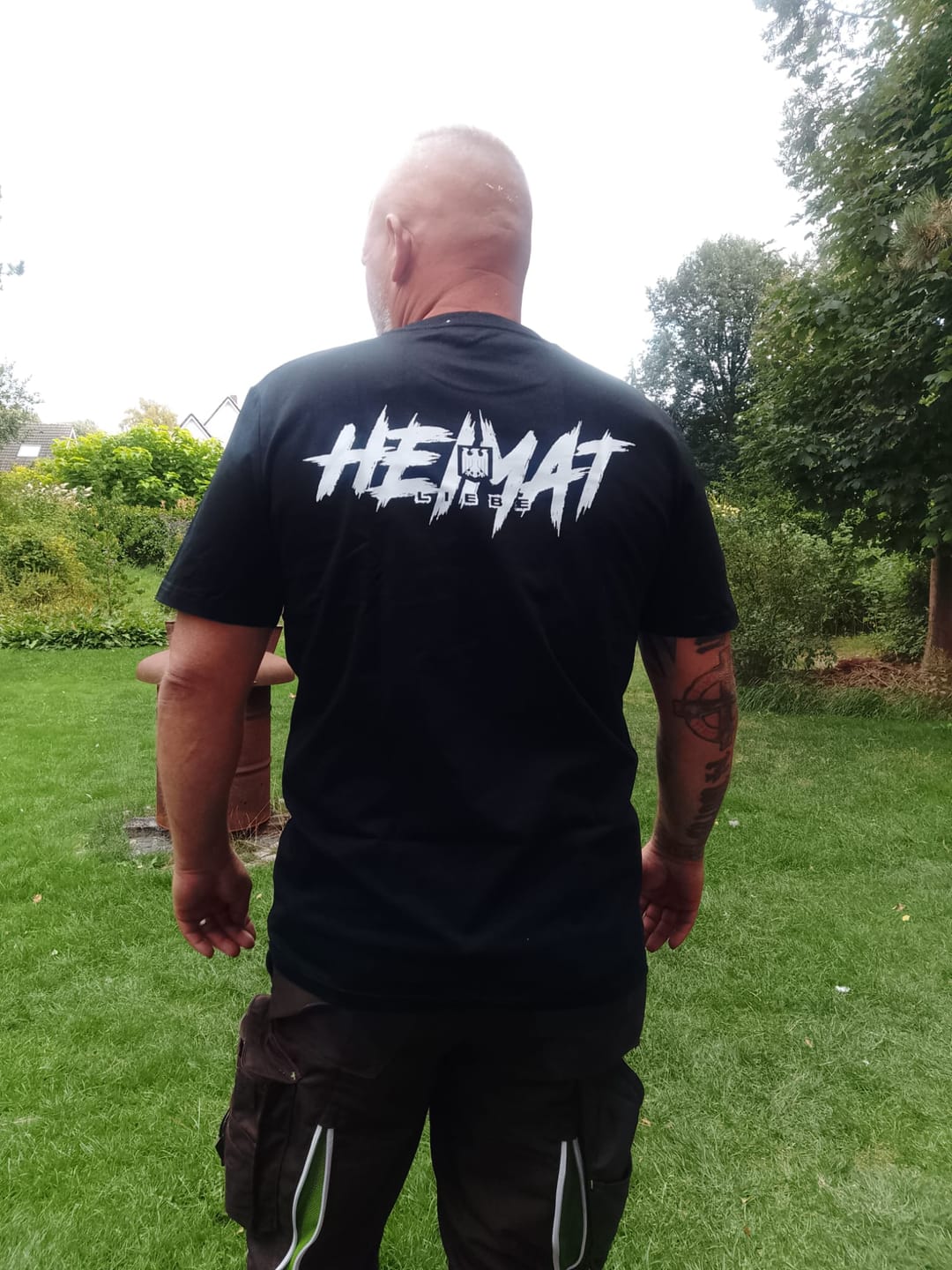 Customer photo review of Shirt - Heimatliebe - Black