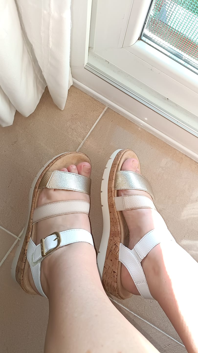 Customer photo review of Sandalia de plataforma con velcros Remonte